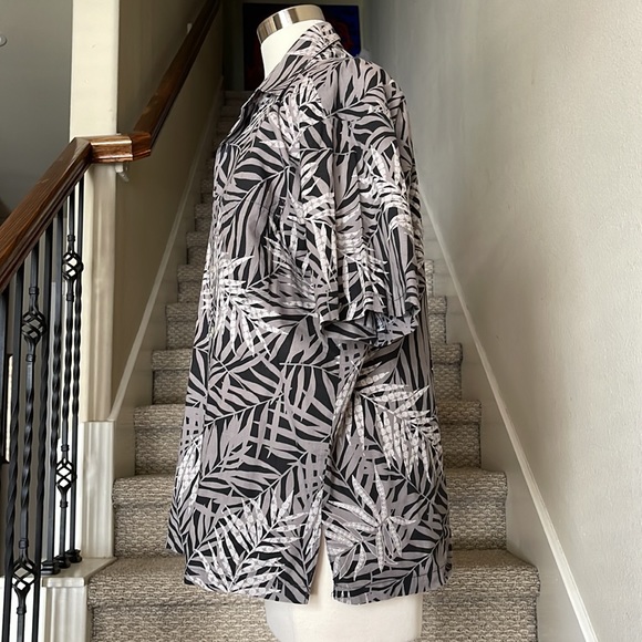 COPY - TORI RICHARD Sz M Navy/Green Cotton Lawn Tropical Leaf Hawaiian Shirt~Mi… - Picture 3 of 10